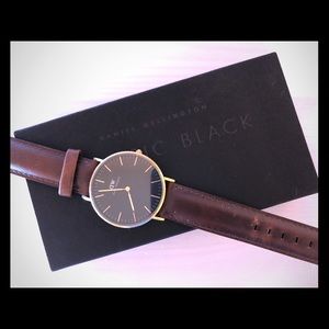 Daniel Wellington 36mm Classic Black (w/ 2 STRAPS)